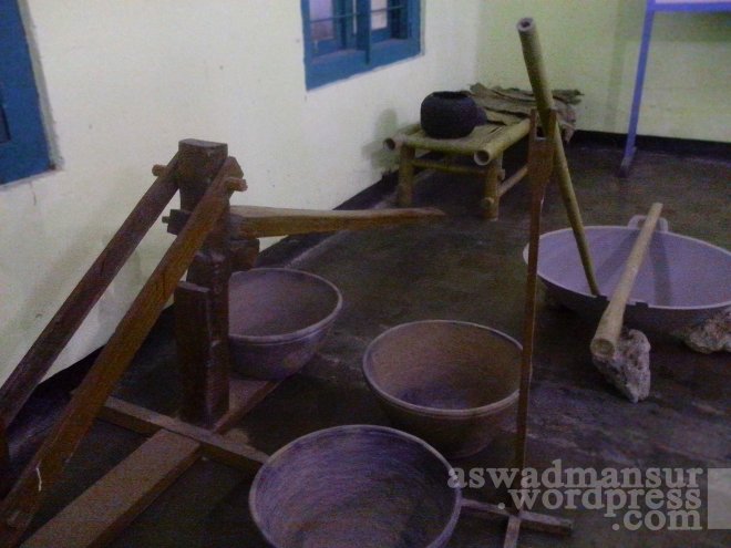 Beberapa alat pembuatan minyak tradisional di Mandar yang di Simpan di Museum Mandar Majene: Pangepean, Pamuttu, dll